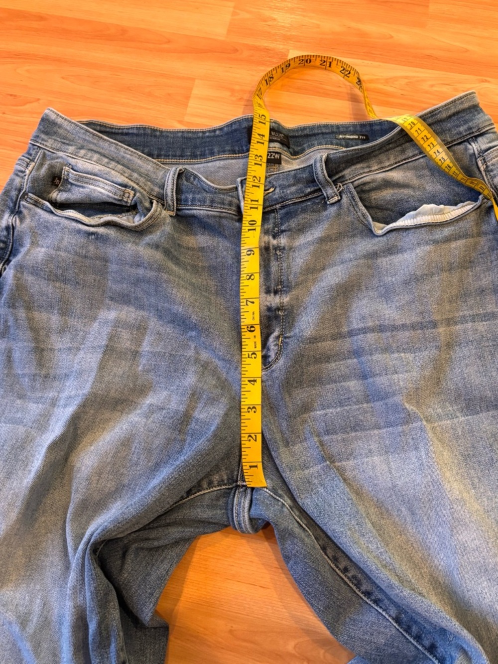 Judy Blue Boyfriend Fit Light Wash Jeans - Picture 8 of 8